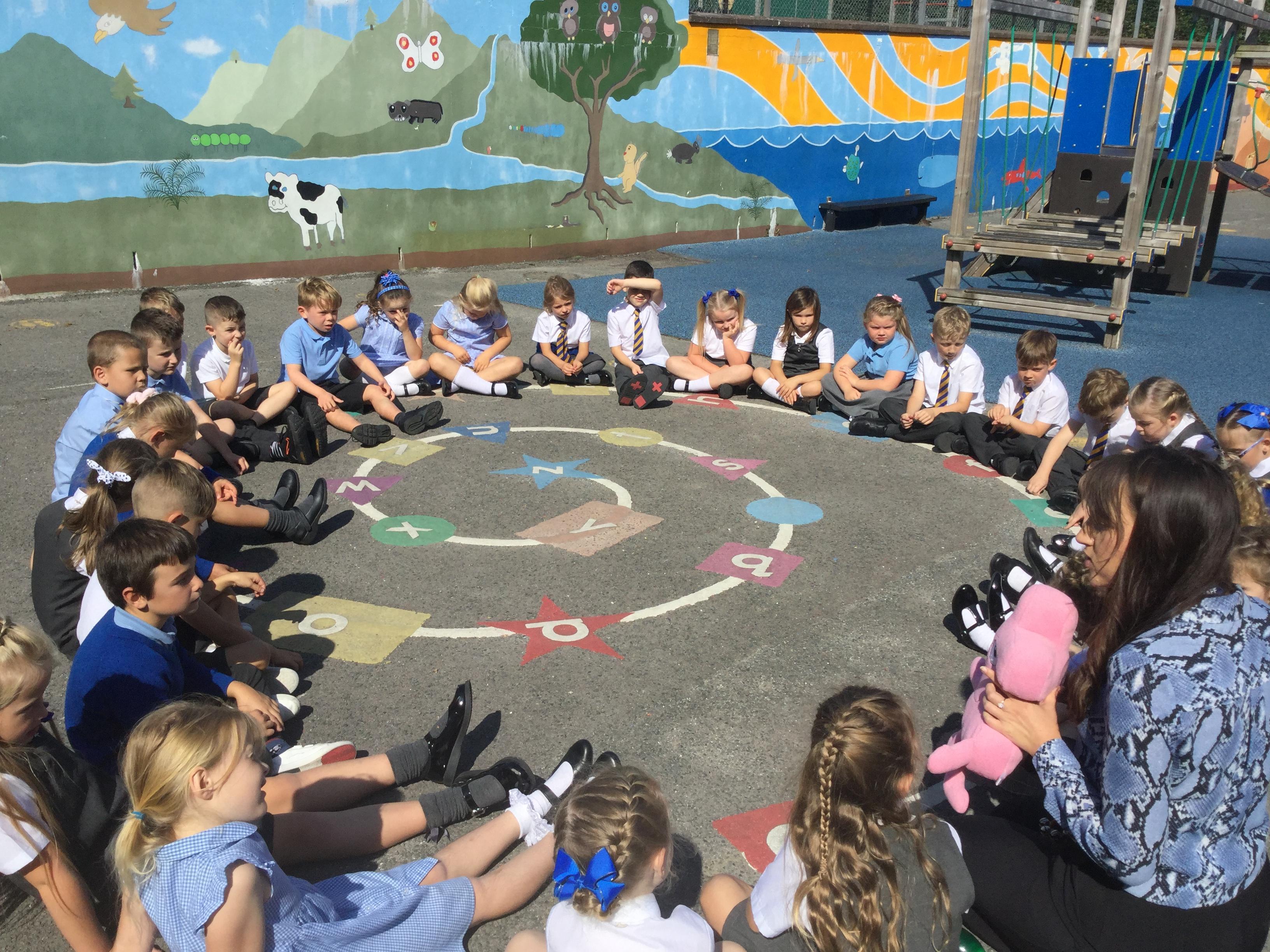 Year 2 enjoyed their first PSHE circle time with Jigsaw Jo.